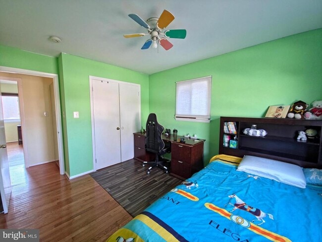 Building Photo - 200 Hardy Pl