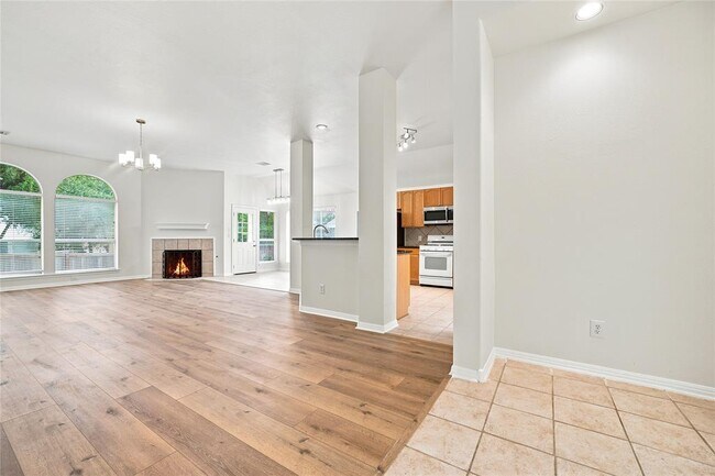 Building Photo - 12521 Canyon Glen Dr
