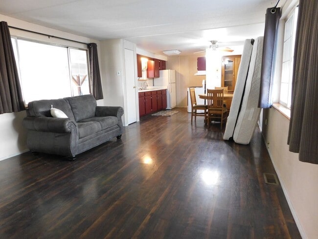 Building Photo - Unique Property