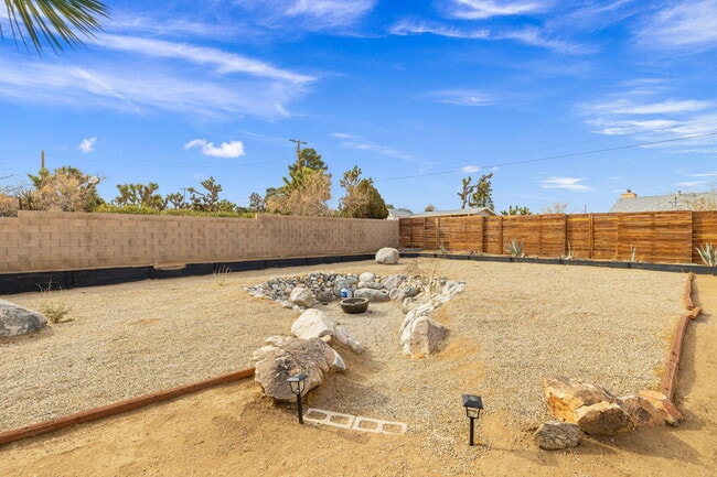 Building Photo - 7552 Elk Trail