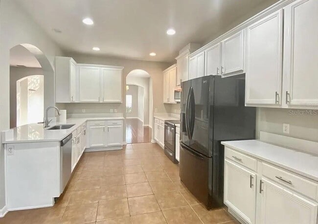 Building Photo - 944 Lost Grove Cir