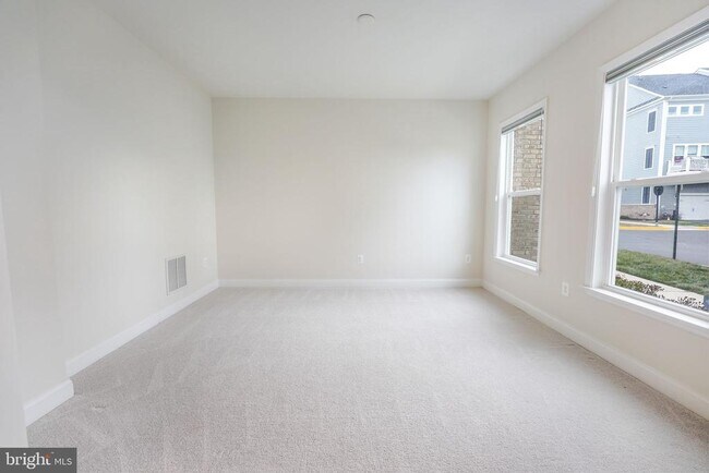 Building Photo - 2056 Alder Ln