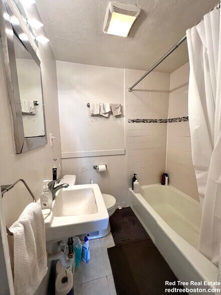 Building Photo - 10 Leverett St