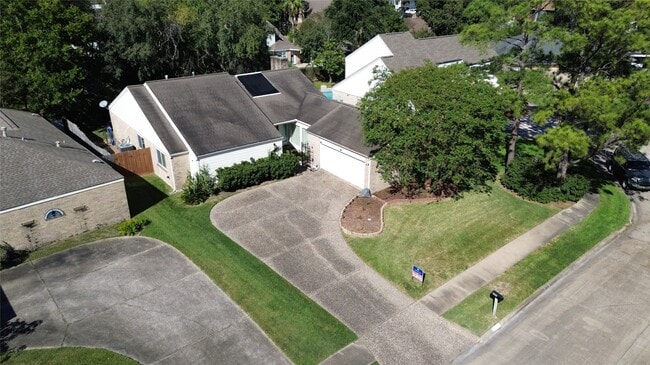 Building Photo - 11314 Piping Rock Dr