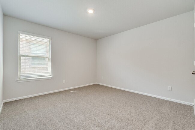 Building Photo - 5808 Piedrosa Ct