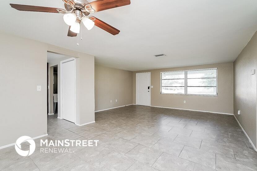 Building Photo - 11612 Crystal Lake Dr