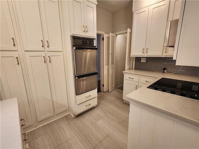 Building Photo - 65 Clarendon Ave