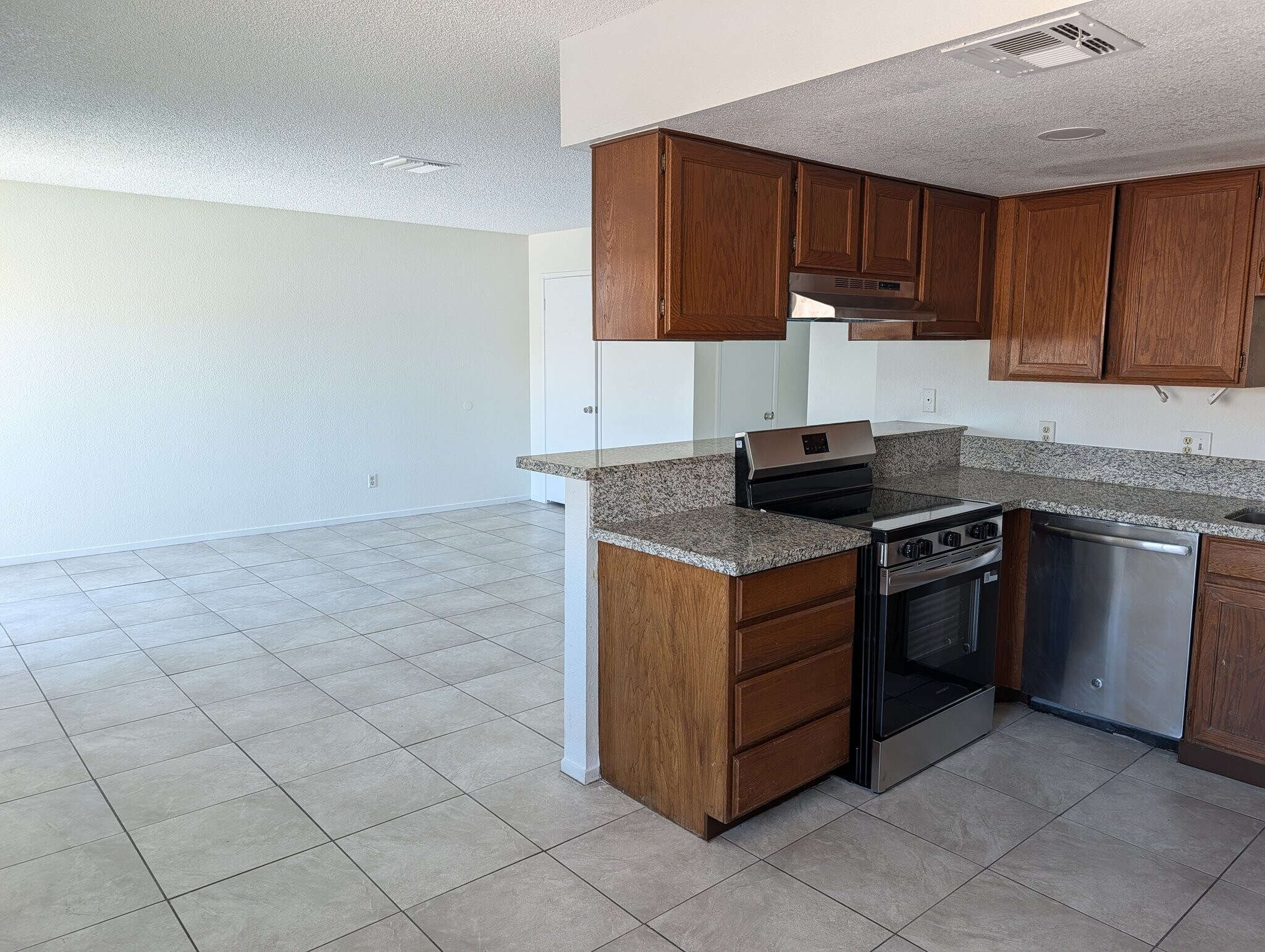 Building Photo - 841 Avenue A