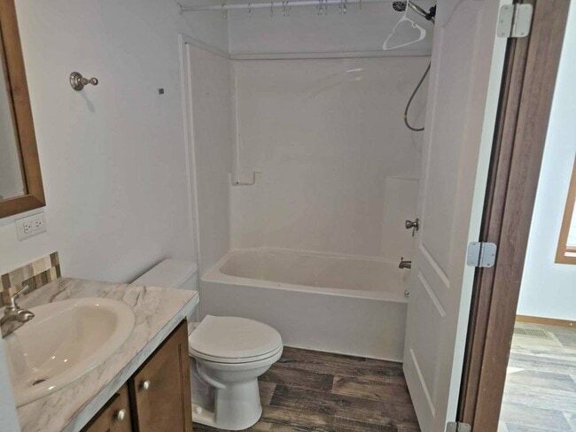 Building Photo - 45 Lincoln Ave