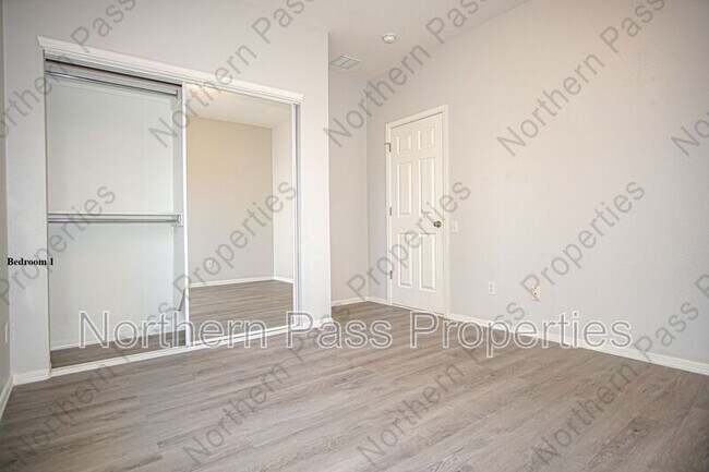 Building Photo - 5902 Redstone Mesa Ct