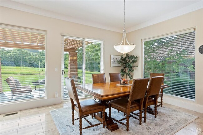Building Photo - 4859 Eagle Ridge Dr