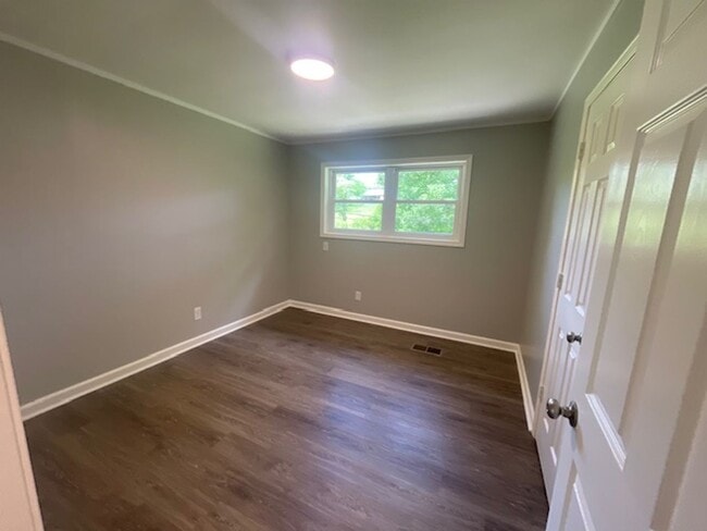 Building Photo - Renovated 3 Bedroom 1 Bath Home for Rent!!
