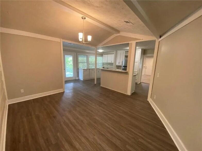 Building Photo - 32 Woodland Dr