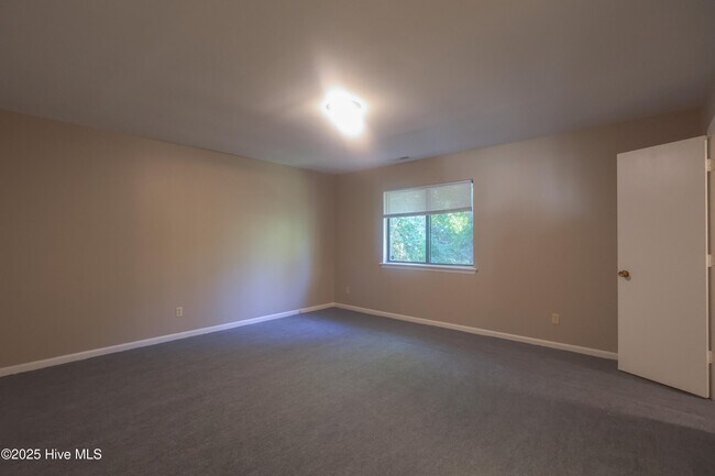 Building Photo - 119 N Onsville Pl