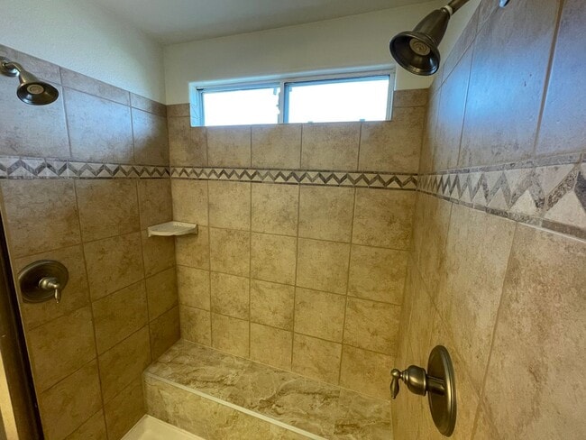 Building Photo - 9778 Twin Ponds Ct