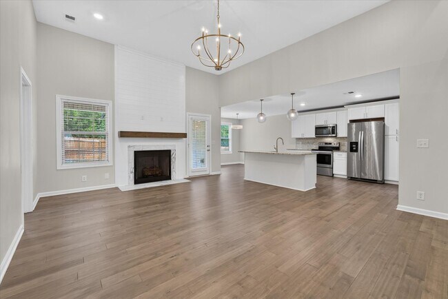 Building Photo - Like New Three Bedroom with Bonus!