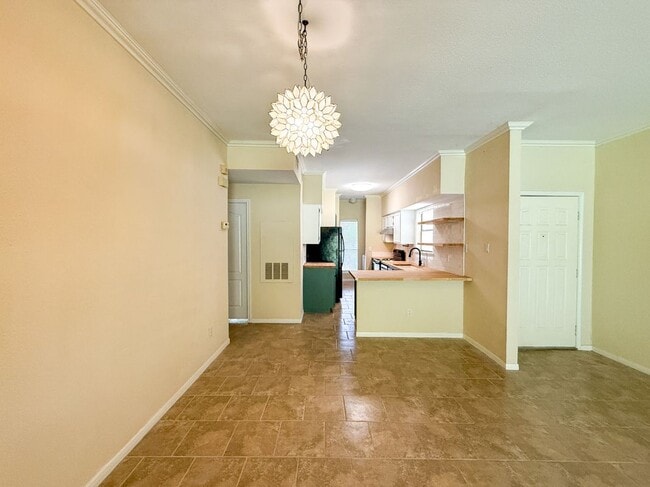 Building Photo - 2450 Wickersham Ln
