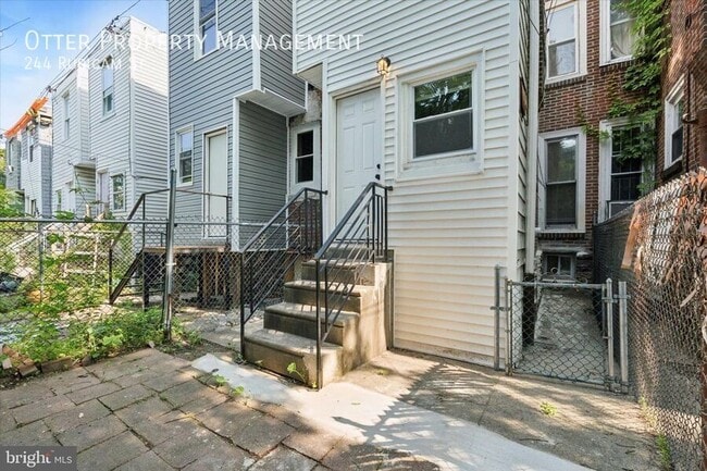 Building Photo - 244 Rubicam St