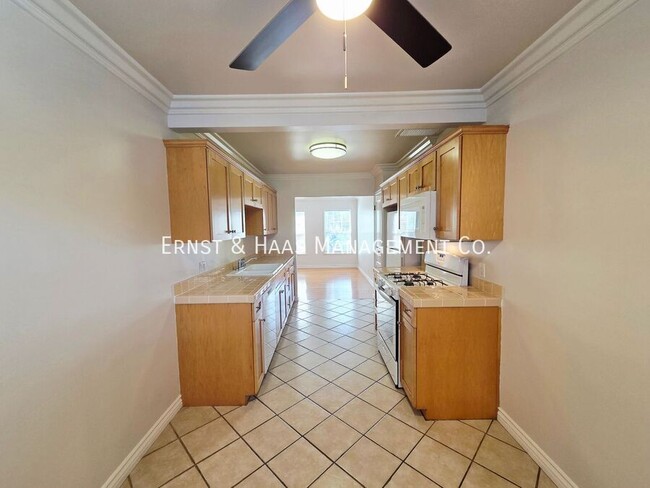 Building Photo - 5331 E The Toledo