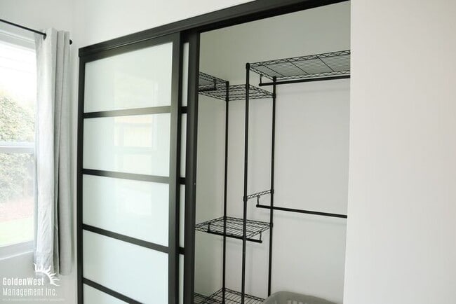 Building Photo - Stylish Updated 3Bdm 2Ba Upstairs Unit in the Heart of Old Town San Diego!