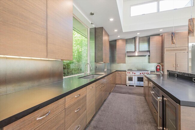 Building Photo - Wow! What a Great Home!