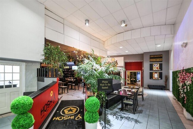 Building Photo - 5401 Collins Ave