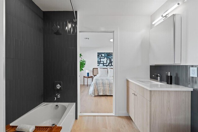 Building Photo - 525 AVENUE E