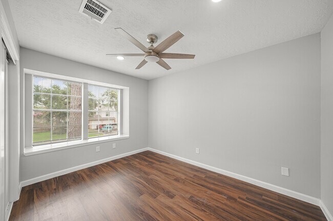 Building Photo - 8611 Spruce Mill Dr