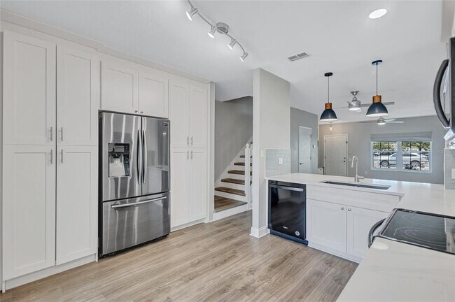 Building Photo - 12450 Berkeley Square Dr