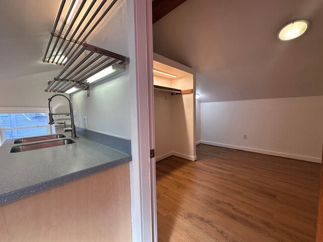 Building Photo - 4238 2nd Ave