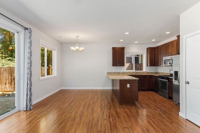 Building Photo - Stylish Everett Home Near Boeing – Modern ...