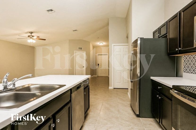 Building Photo - 260 Ensenada St SE