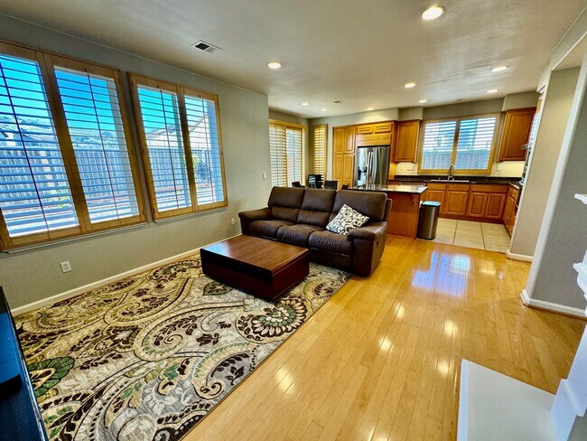 Building Photo - 12 Amberwood Cir