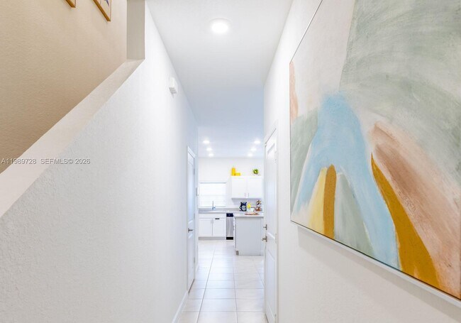 Building Photo - 1156 SW 6th Ct