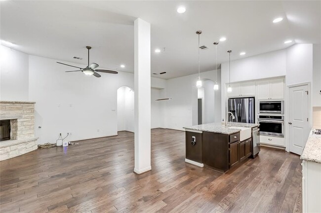 Building Photo - 3405 Venezia View