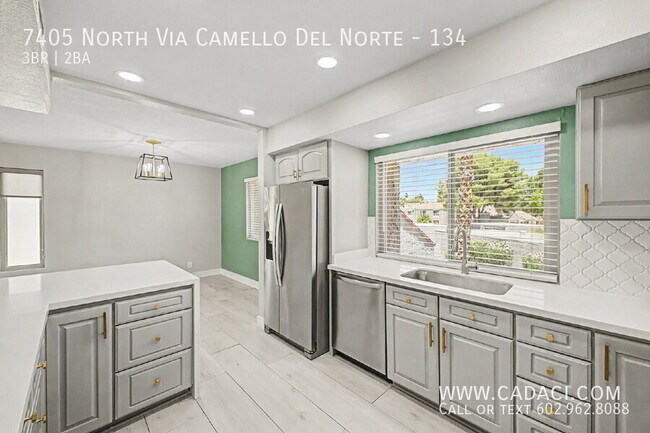 Building Photo - 7405 N Vía Camello Del Norte
