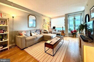 Building Photo - 1101 3rd St SW