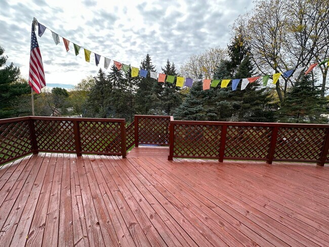 Deck - 543 Mahogany Way