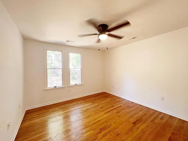 Building Photo - 12 Ginger Ln