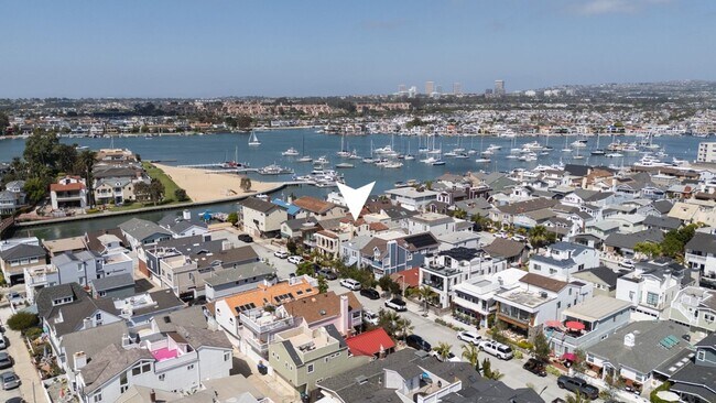 Building Photo - Newport Beach Balboa Peninsula Beach House with Rooftop Deck | Weekly & 30+ Night Stays