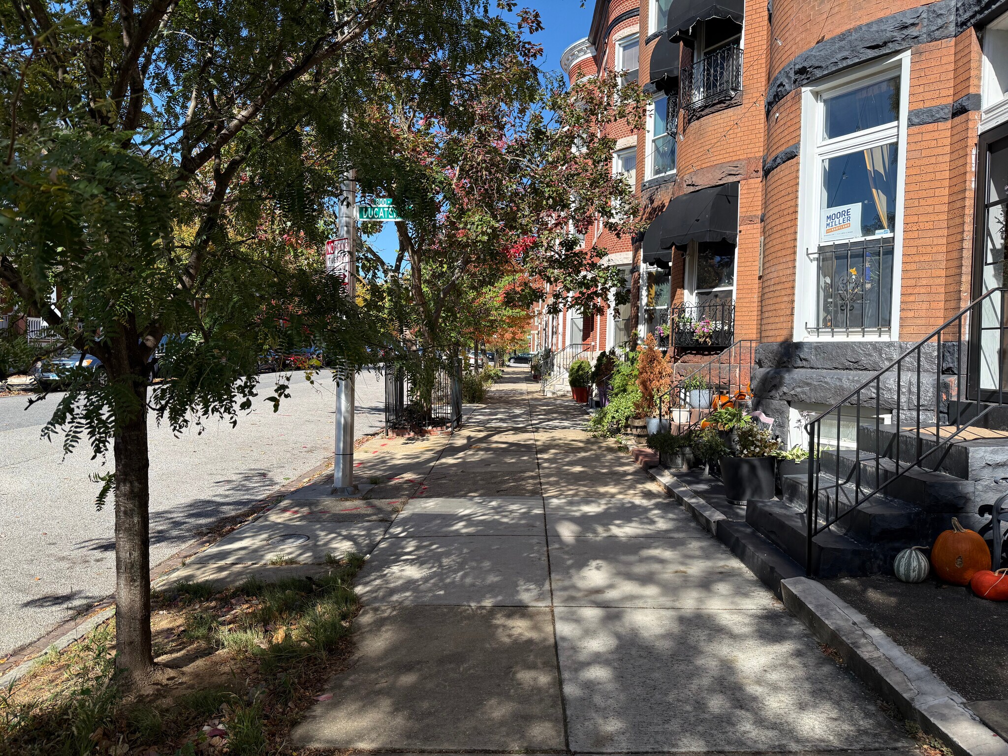 Building Photo - 2215 Brookfield Ave