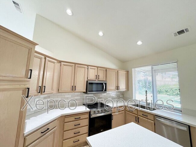 Building Photo - 68450 Pasada Rd