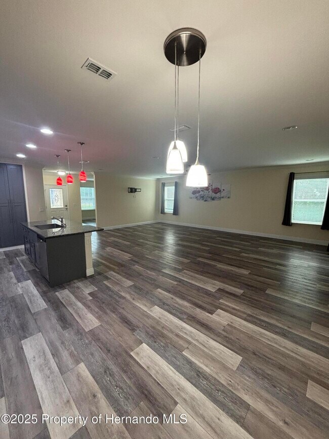 Building Photo - 1159 MacFarlane Ave