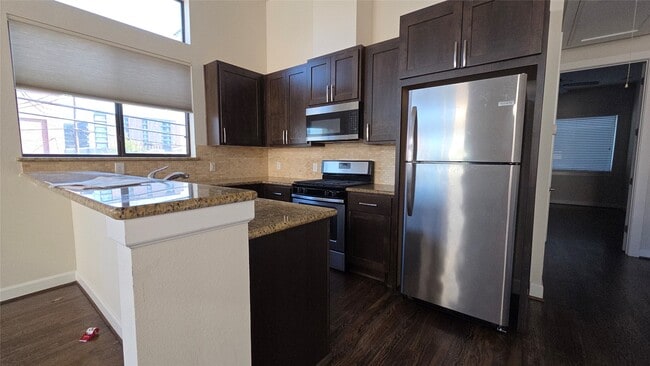 Building Photo - 103 Adam Ln