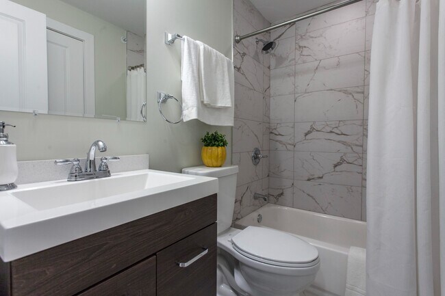 Building Photo - 1533-39 Parrish St