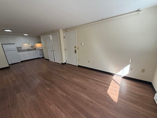 Building Photo - 93 West St