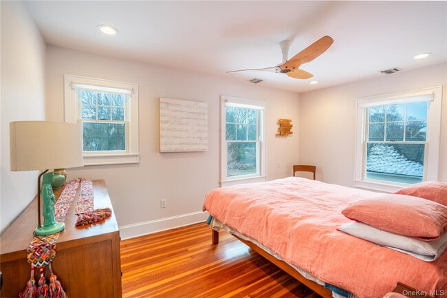 Building Photo - 460 Bay Ave