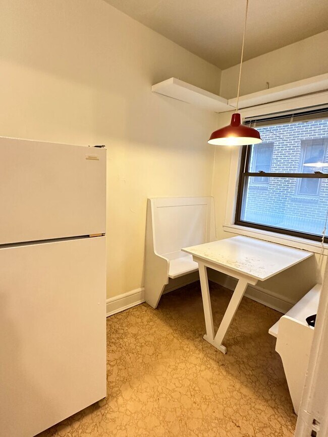 Building Photo - Studio Lakes Uptown Apartment, Blocks from...