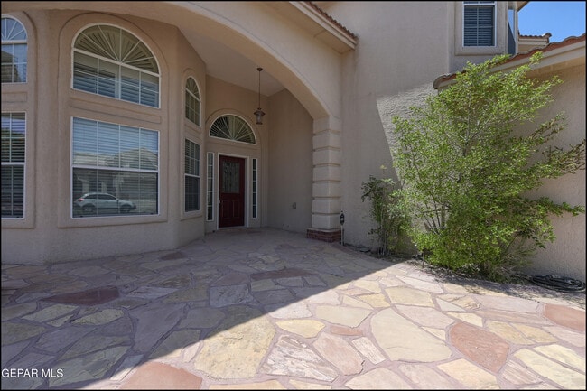 Building Photo - 6300 Franklin Vista Dr