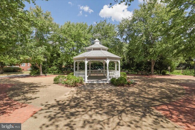 Building Photo - 6622 10th St